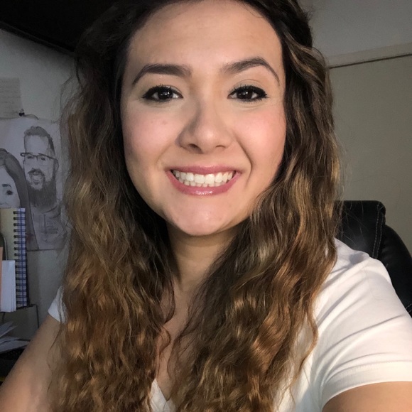 Meet your Posher, Stephanie - Picture 1 of 1